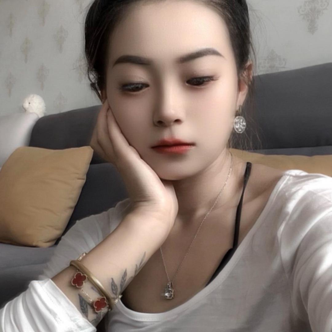 请叫我莉莉。