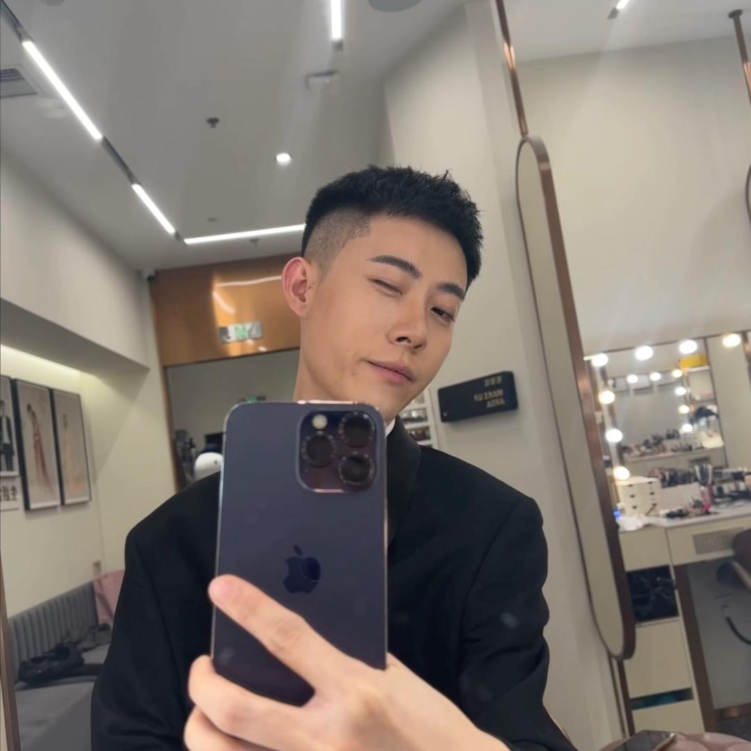 张诗尧你好阿.