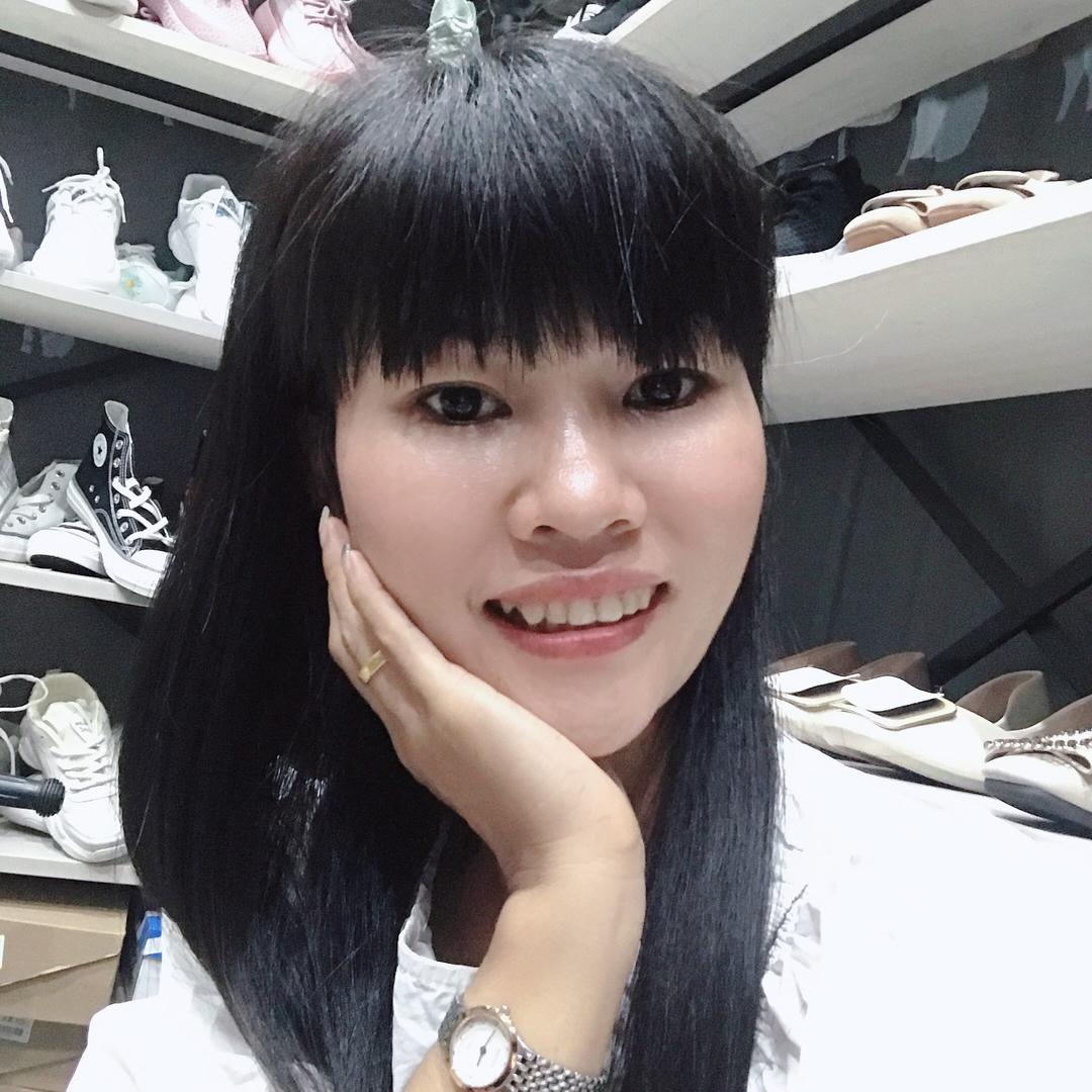 单眼皮女孩