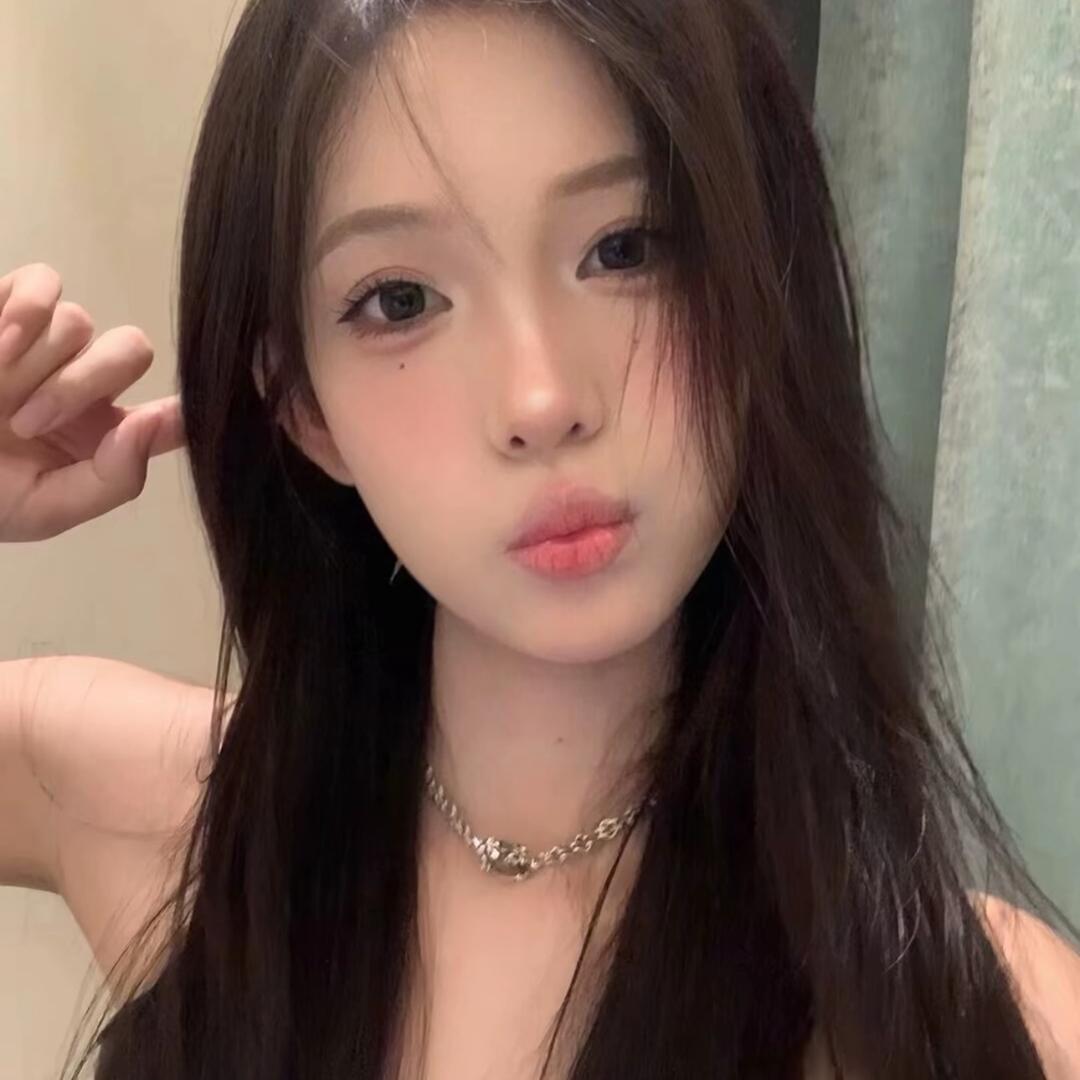 小欣爱穿搭