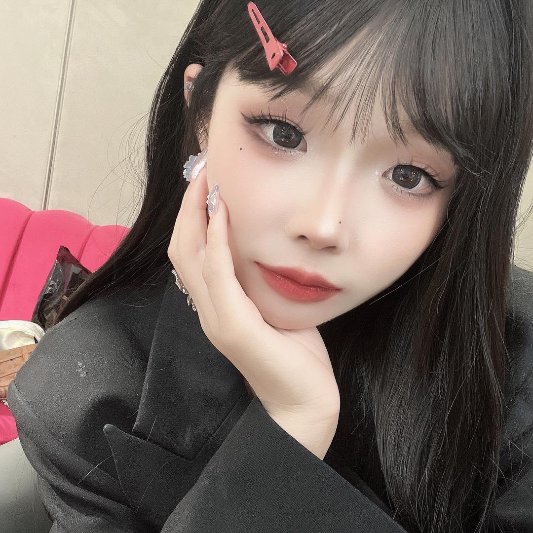 迷人的妮 👸🏻