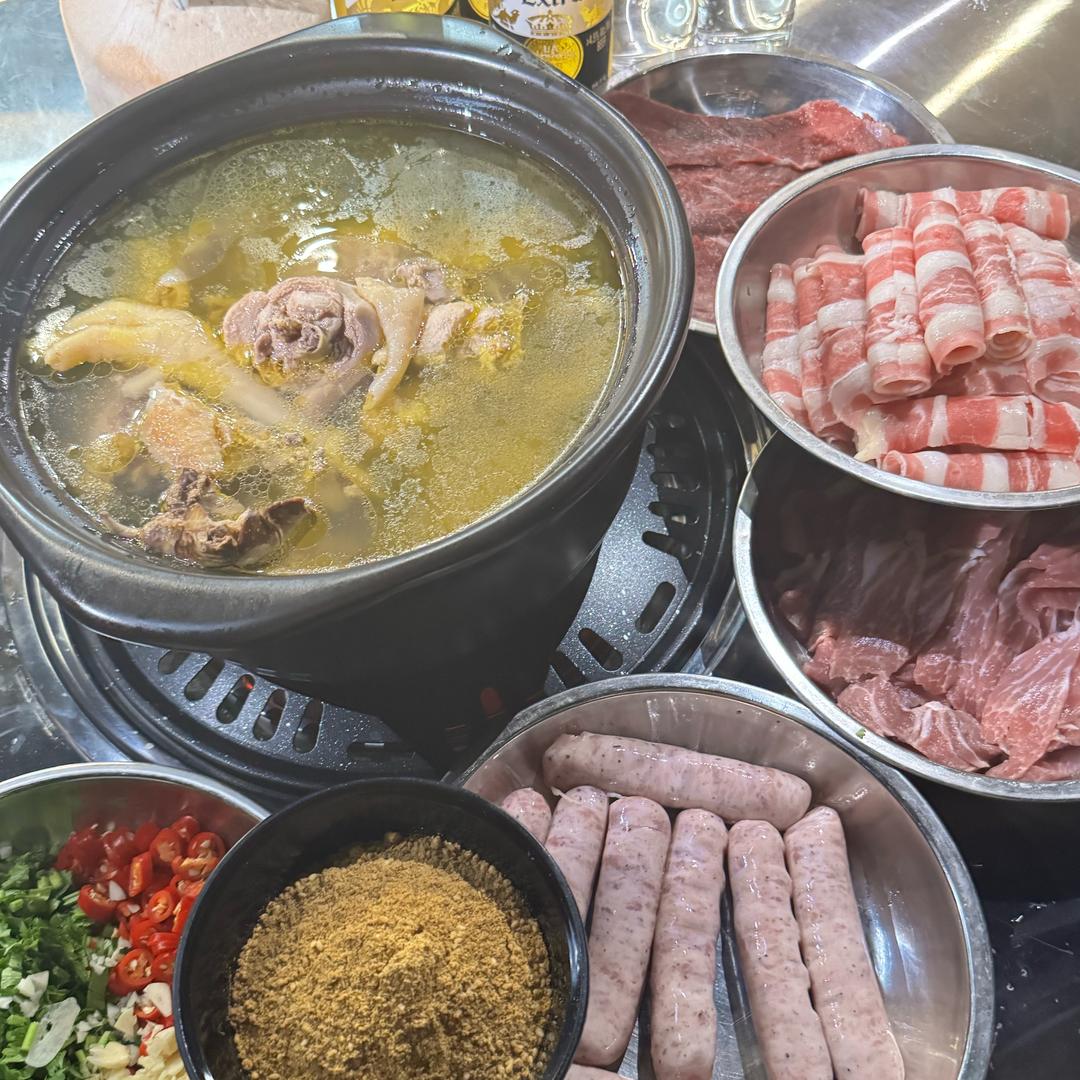 阿莲打边炉