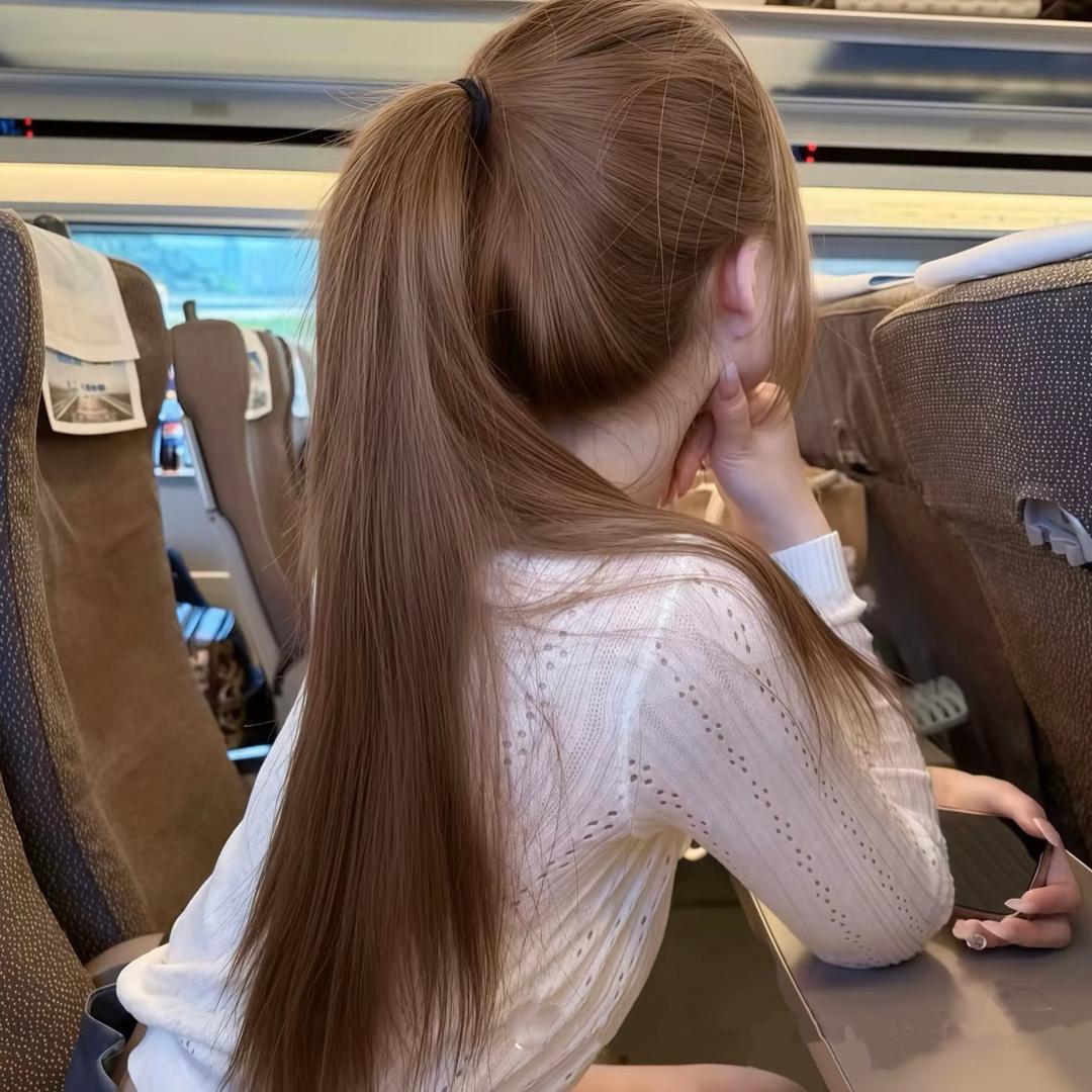 🐬乔乔（微胖长腿妹）