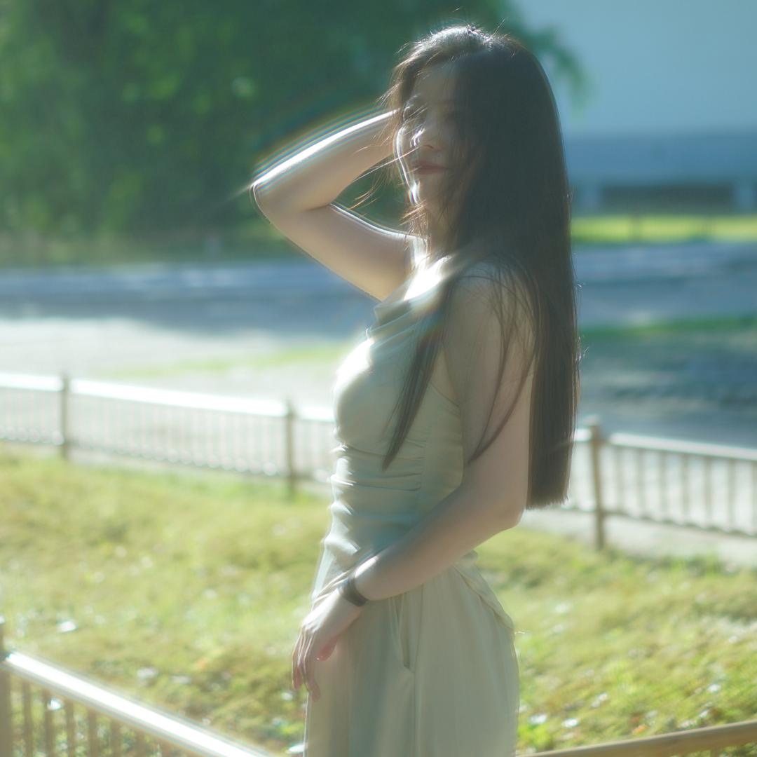 迪丽梦梦唱歌