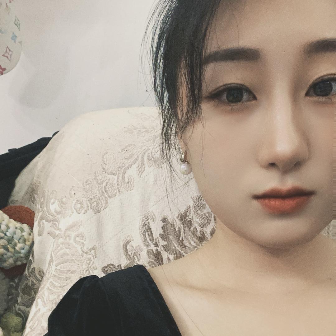 一个阳光帅气的 小女子