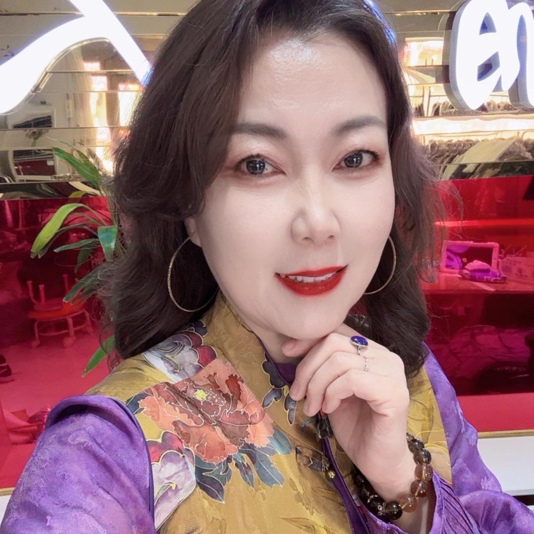 崂山区华丽伊人服装店