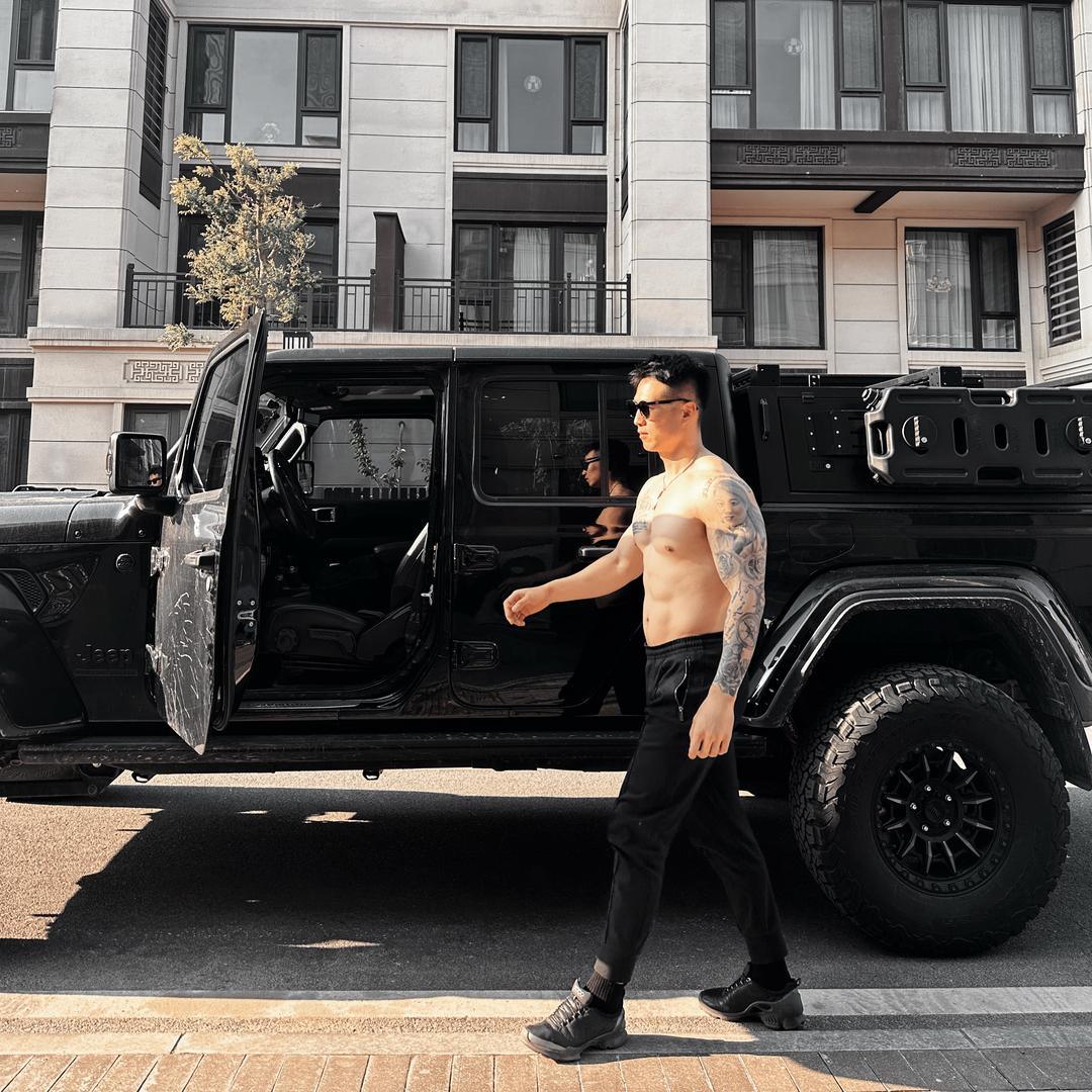阳光Leo☀️