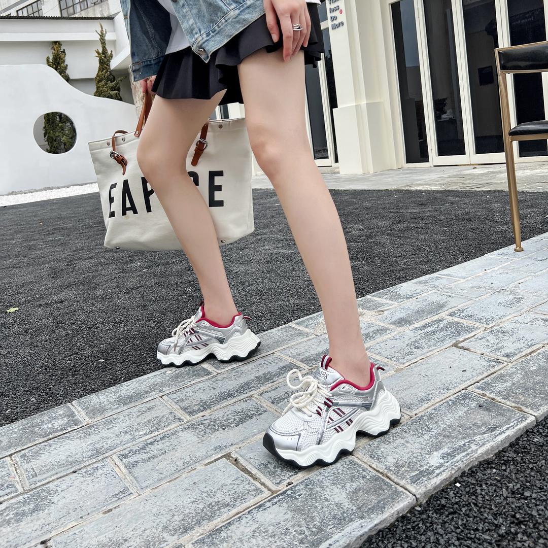 时尚鞋服小铺