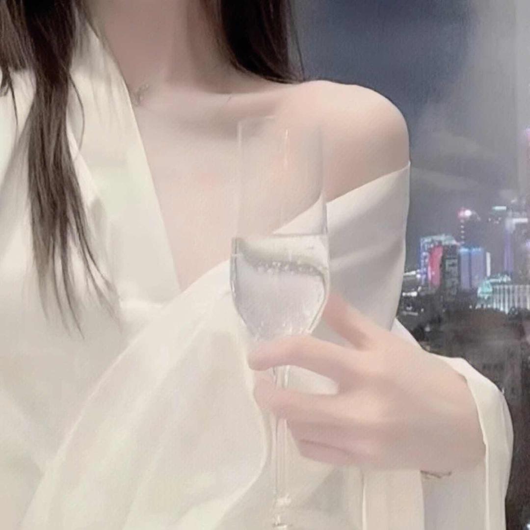 ✿ۣ ۣ 丽丽‧₊◡̈🍻