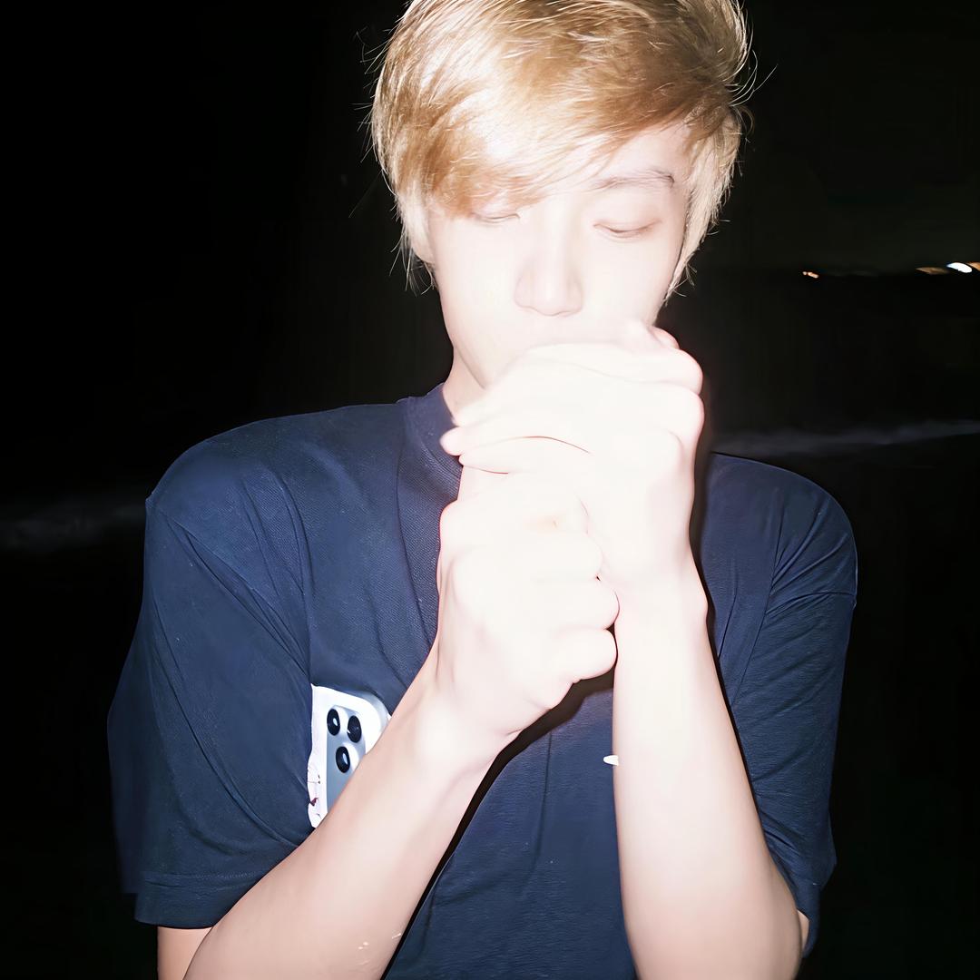你别哭我抱不到你头像