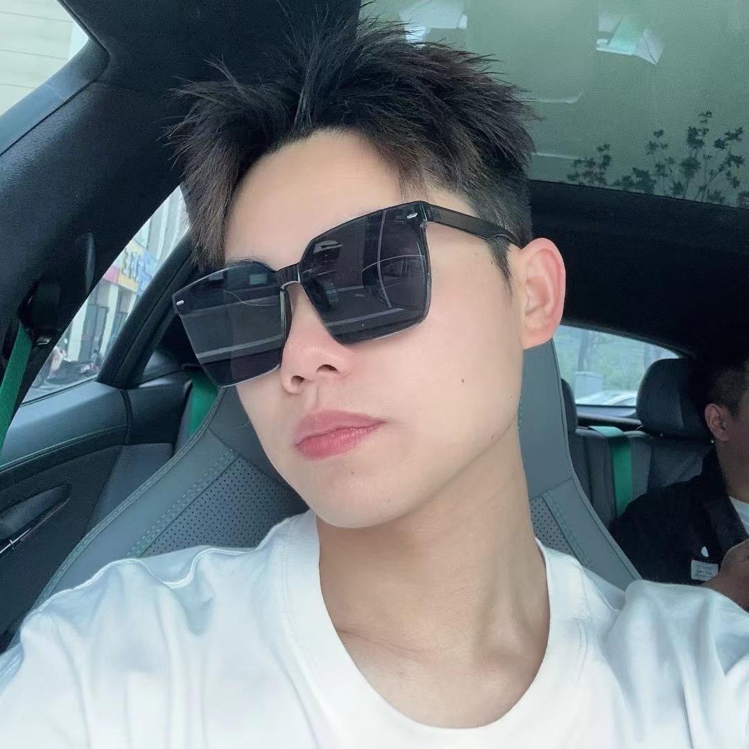 收长头发的发型师-阿兵