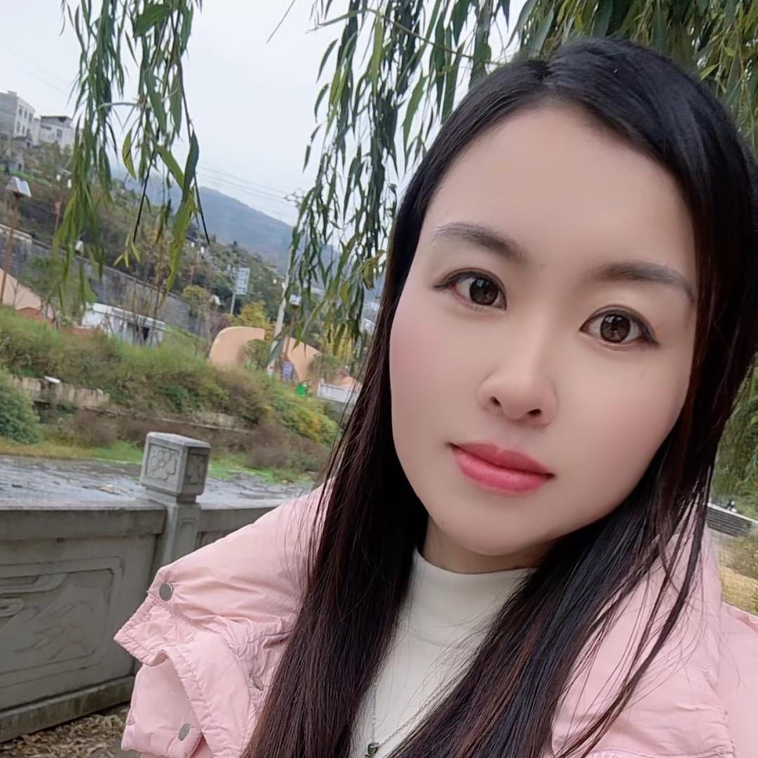 爱摄影的艳子