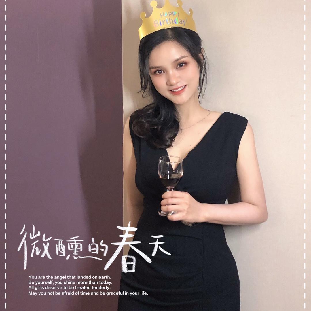 爱唱歌的熊小姐