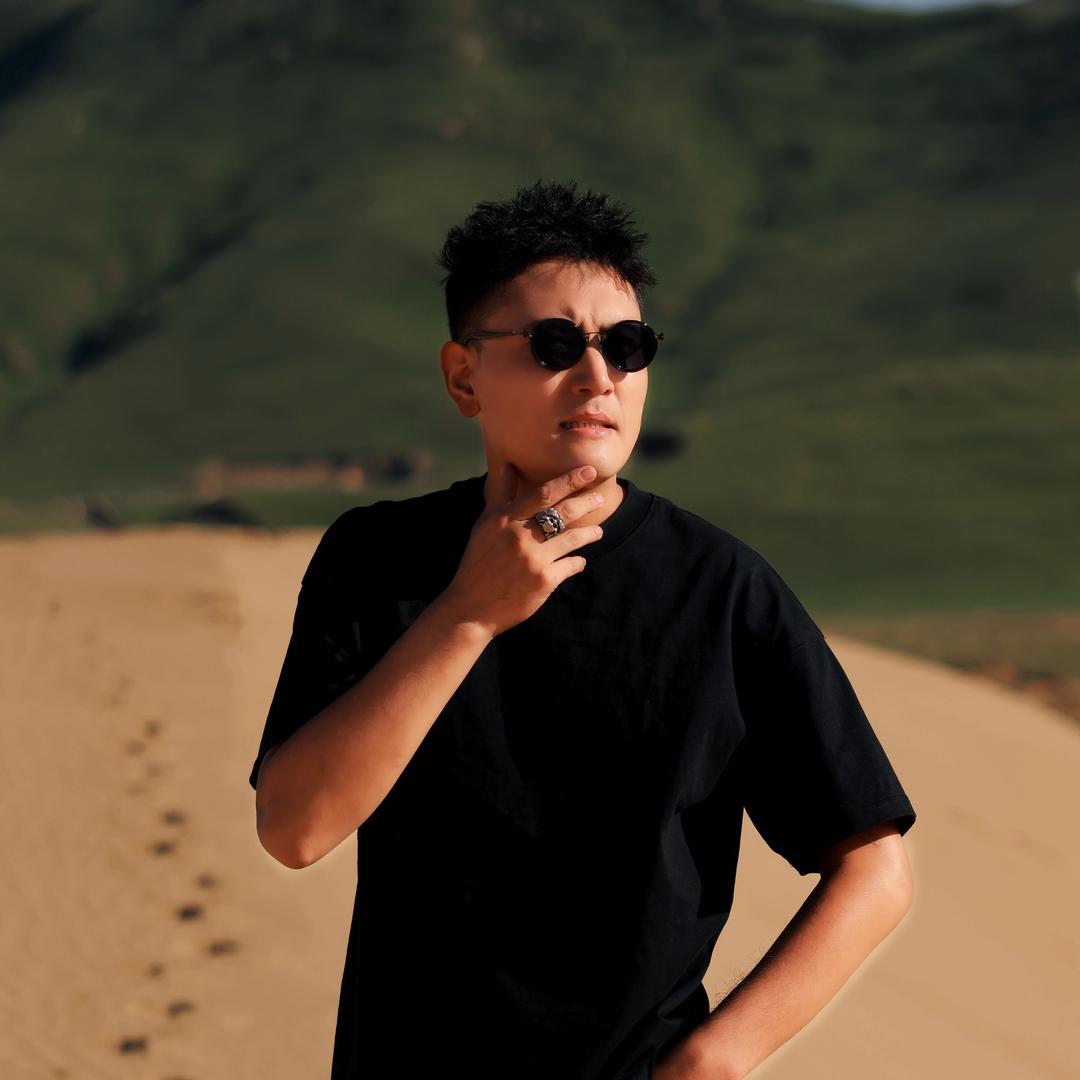华锐腾格·扎西甲