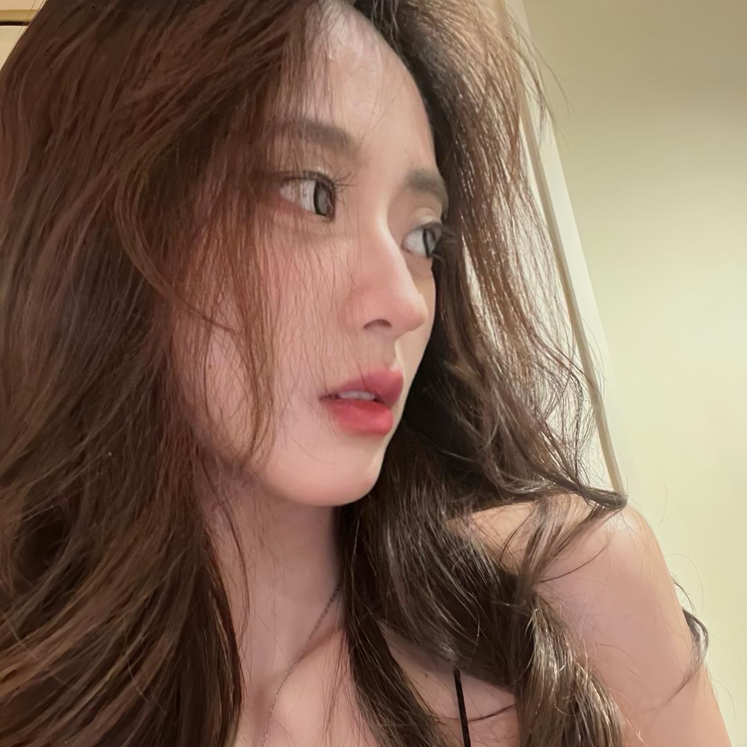 凝娜贝尔.