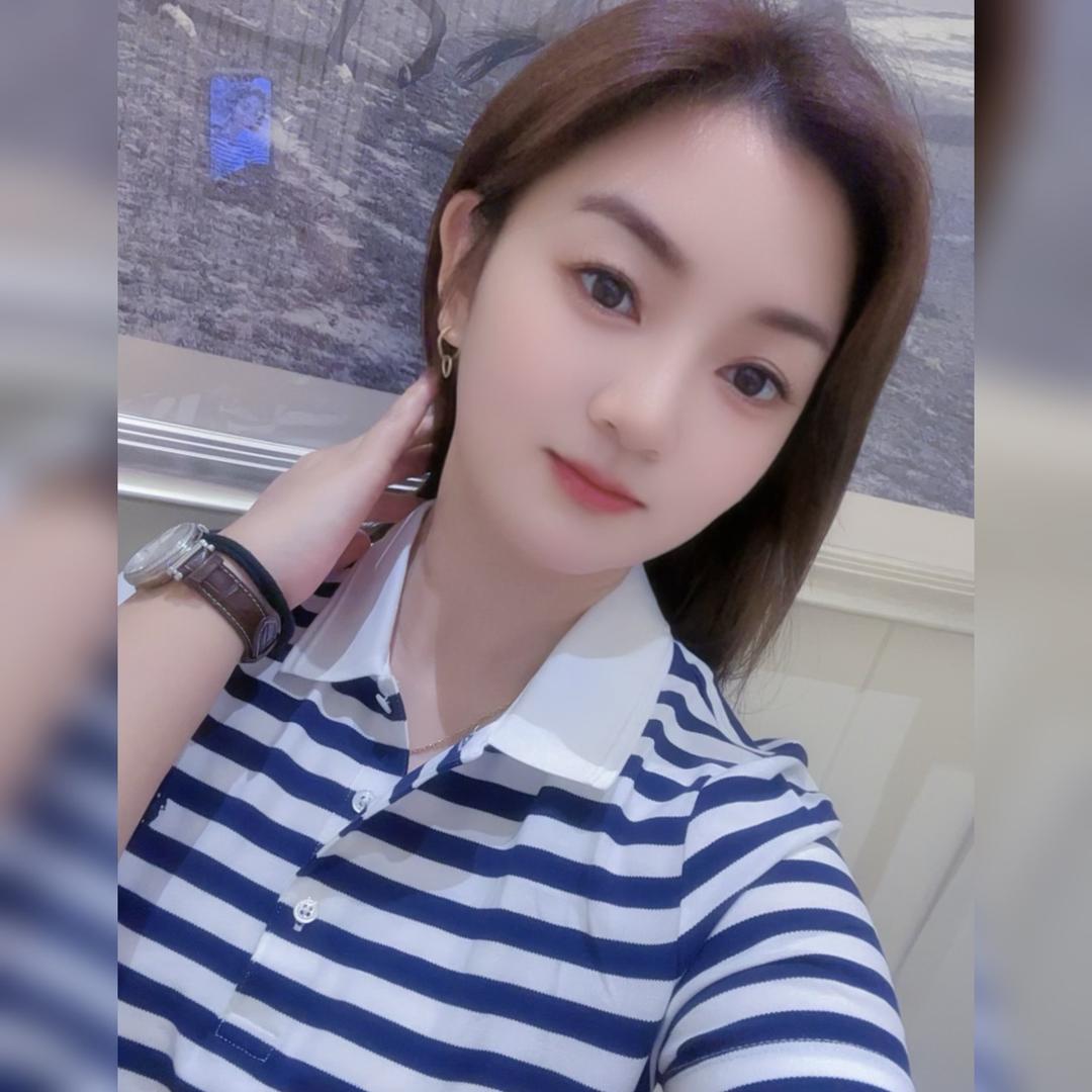 晓娜  忠航月饼总经销