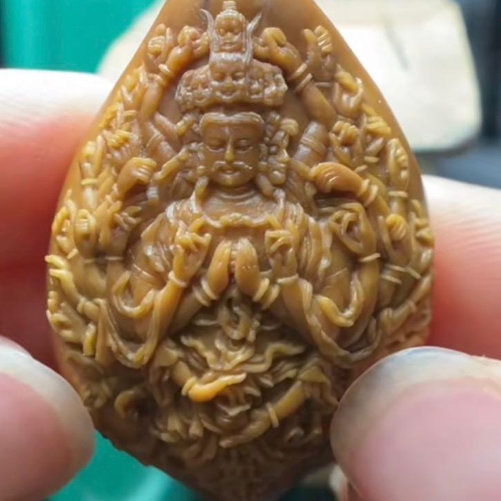 秦亚平千手观音雕刻