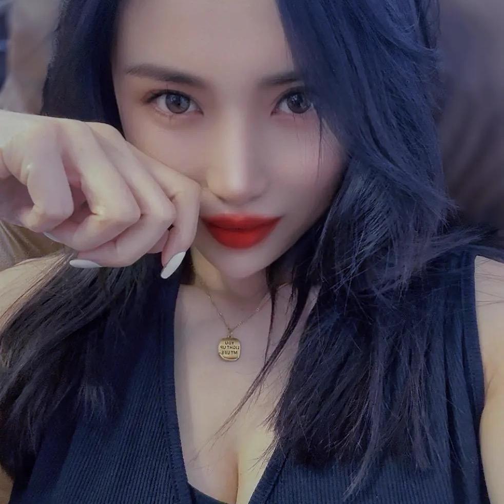 Y🌺j翟园长好运的女人👩