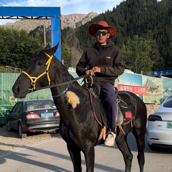 小纳爱骑马🐎（哈熊沟）