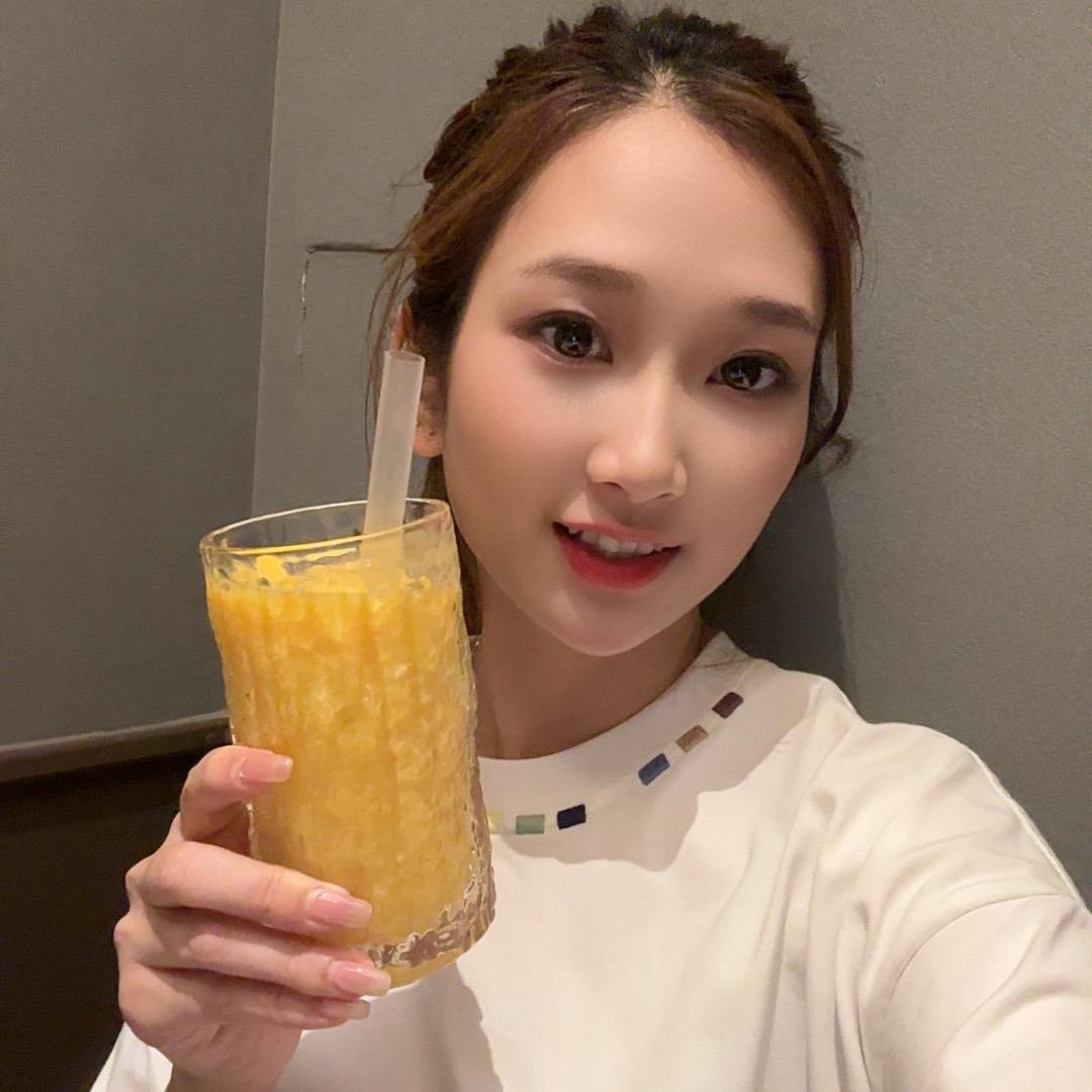 不是娜娜。