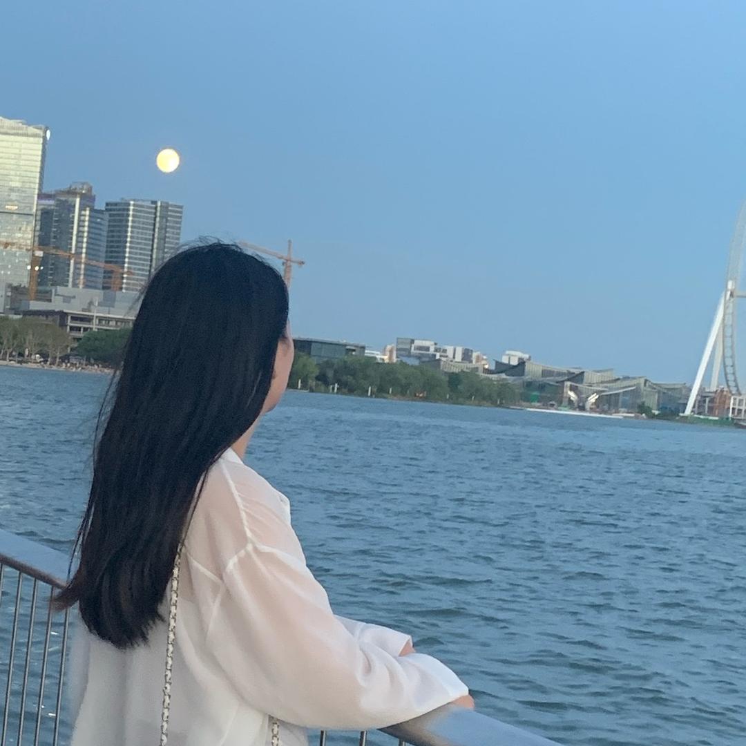 ꒰ঌ 小莓也有烦恼˚.🧸