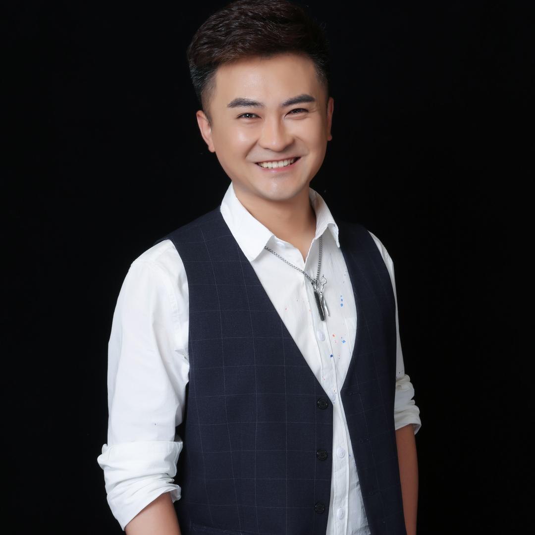 阿坤私人订制发型工作室