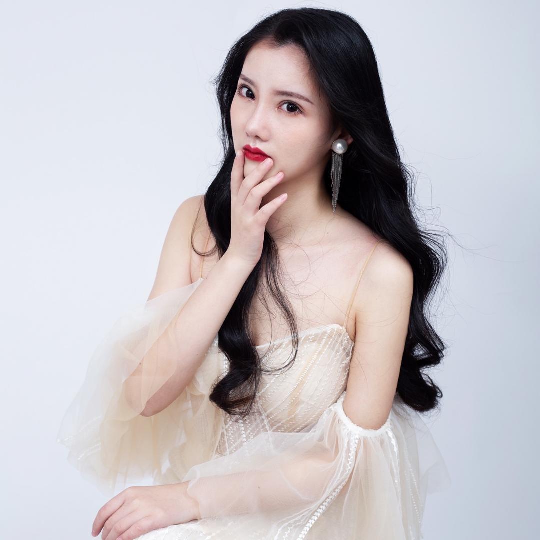 .菲菲...