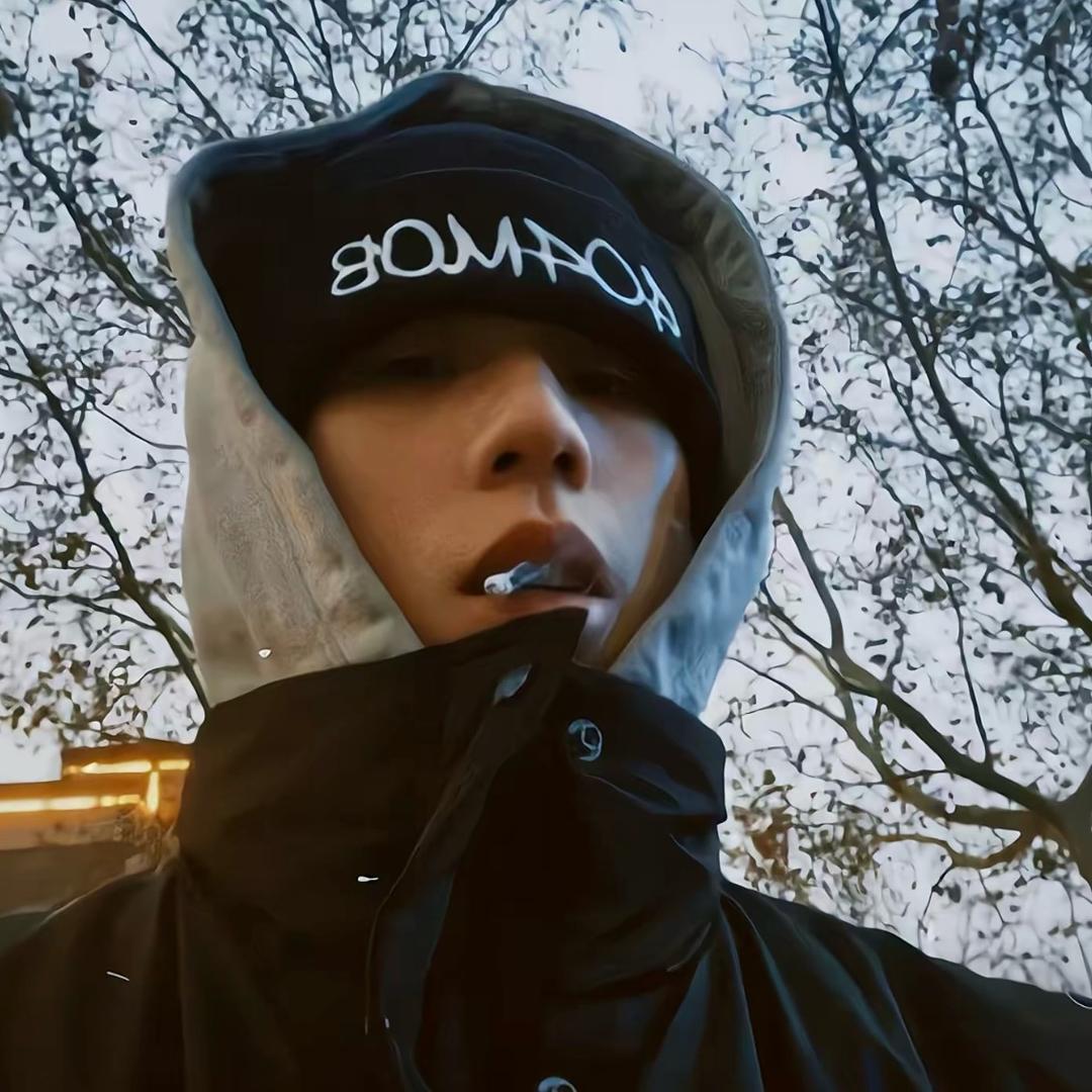 只喝冷的生椰拿铁