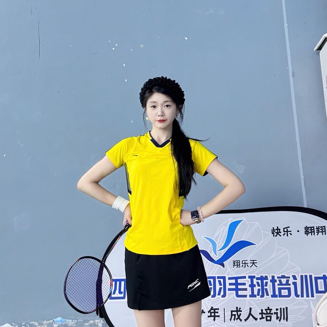 小张张超爱羽毛球🏸