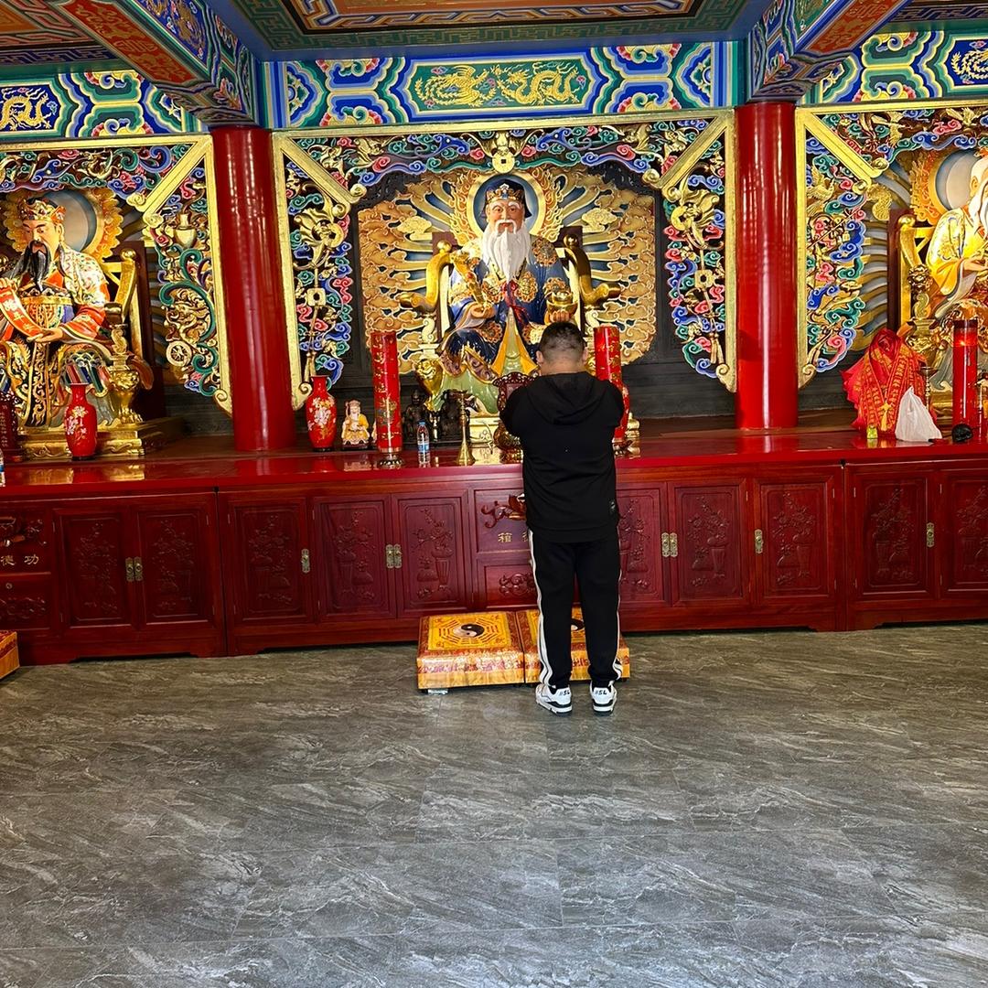 寡言少语