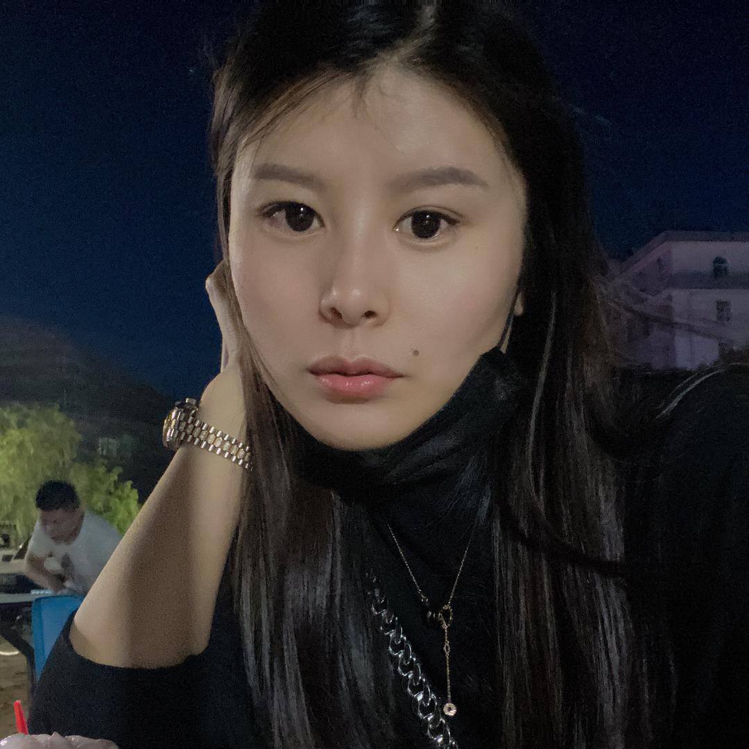 Wᯅang大大 🎀