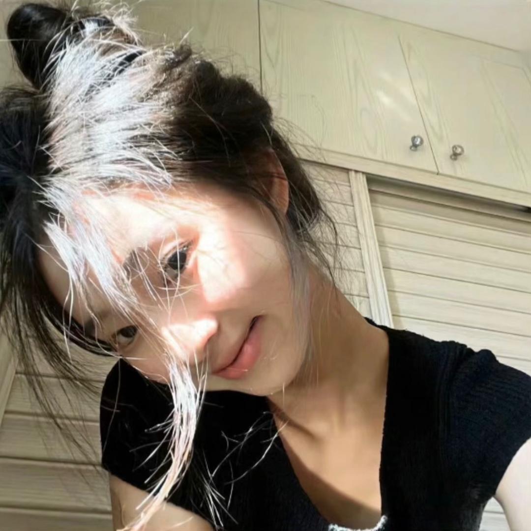 眼前的女孩
