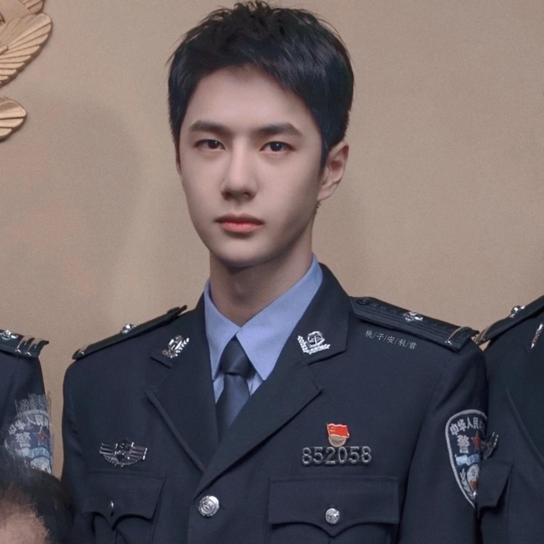 小董同学（见过博肖六元并有亲签版）