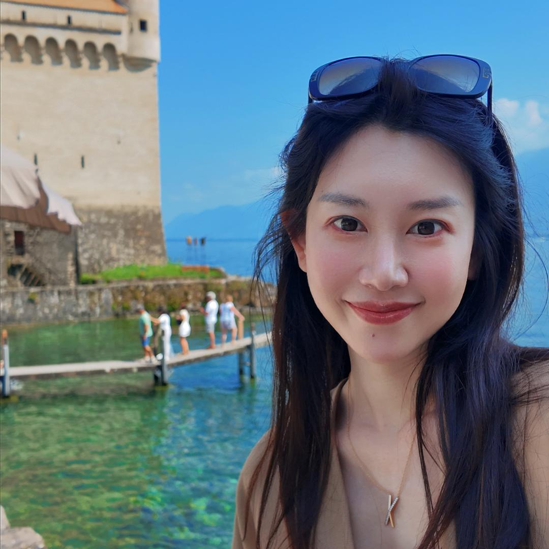 颂夏极简女装