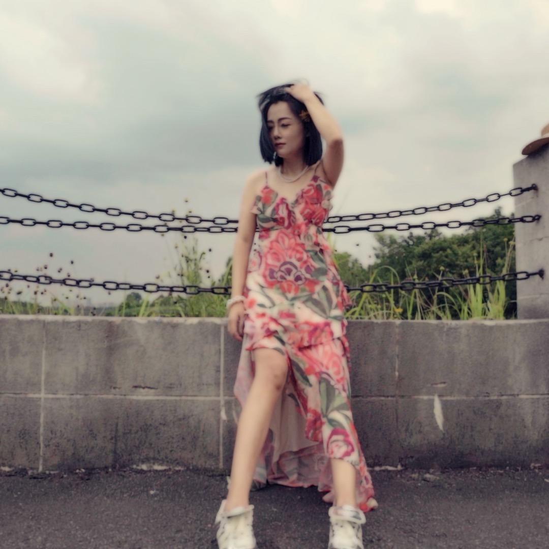 小霞鞋服集合店（努力版）