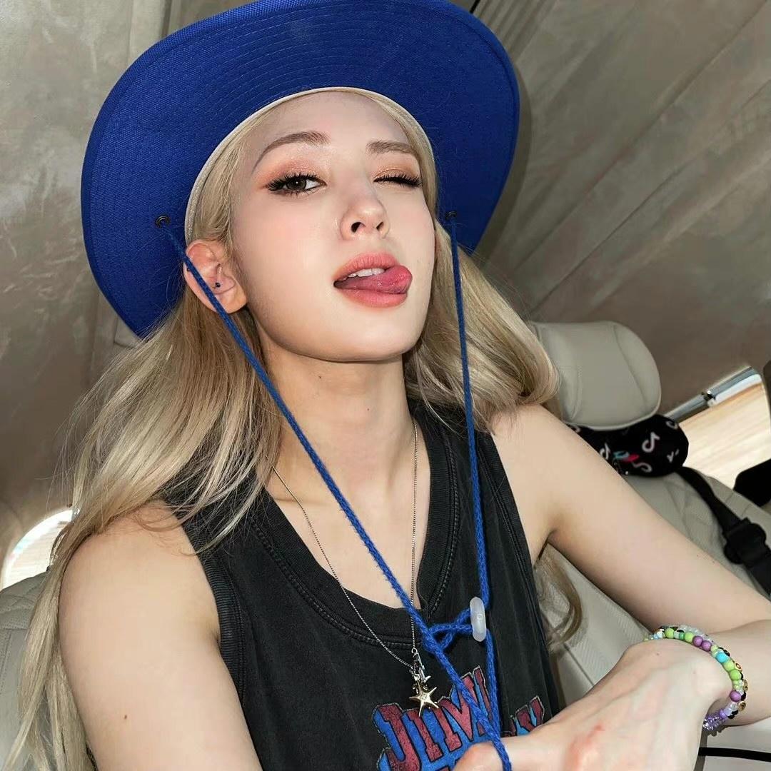没见过美女吗