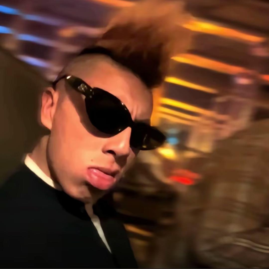 七老八十的小伙子