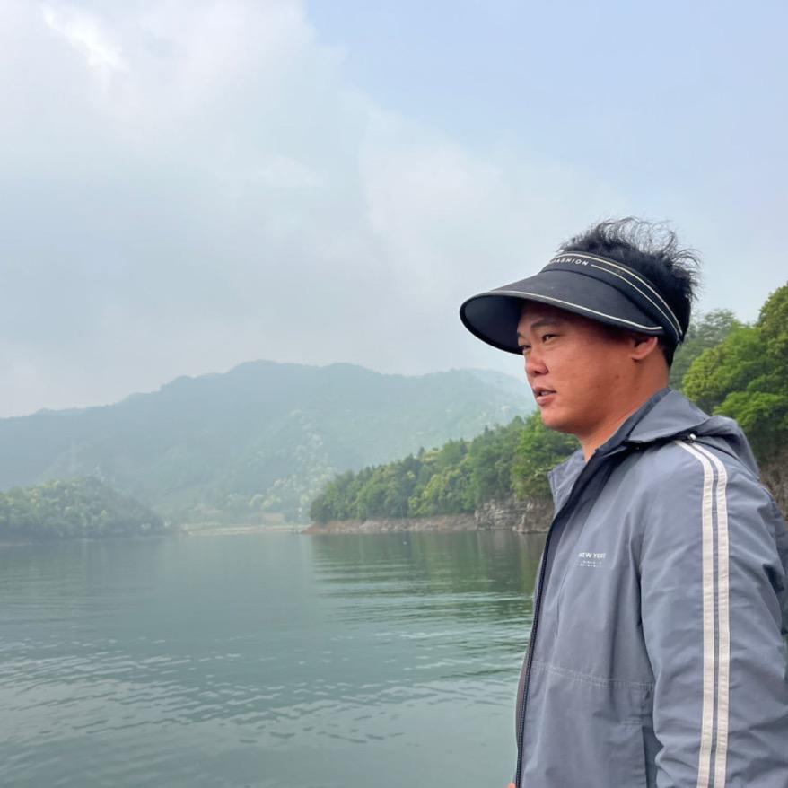 凳子钓鱼