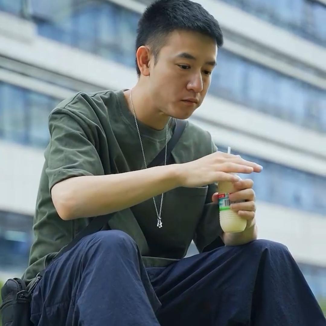 昱浵