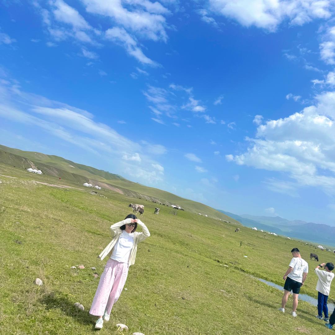 李 依 燃