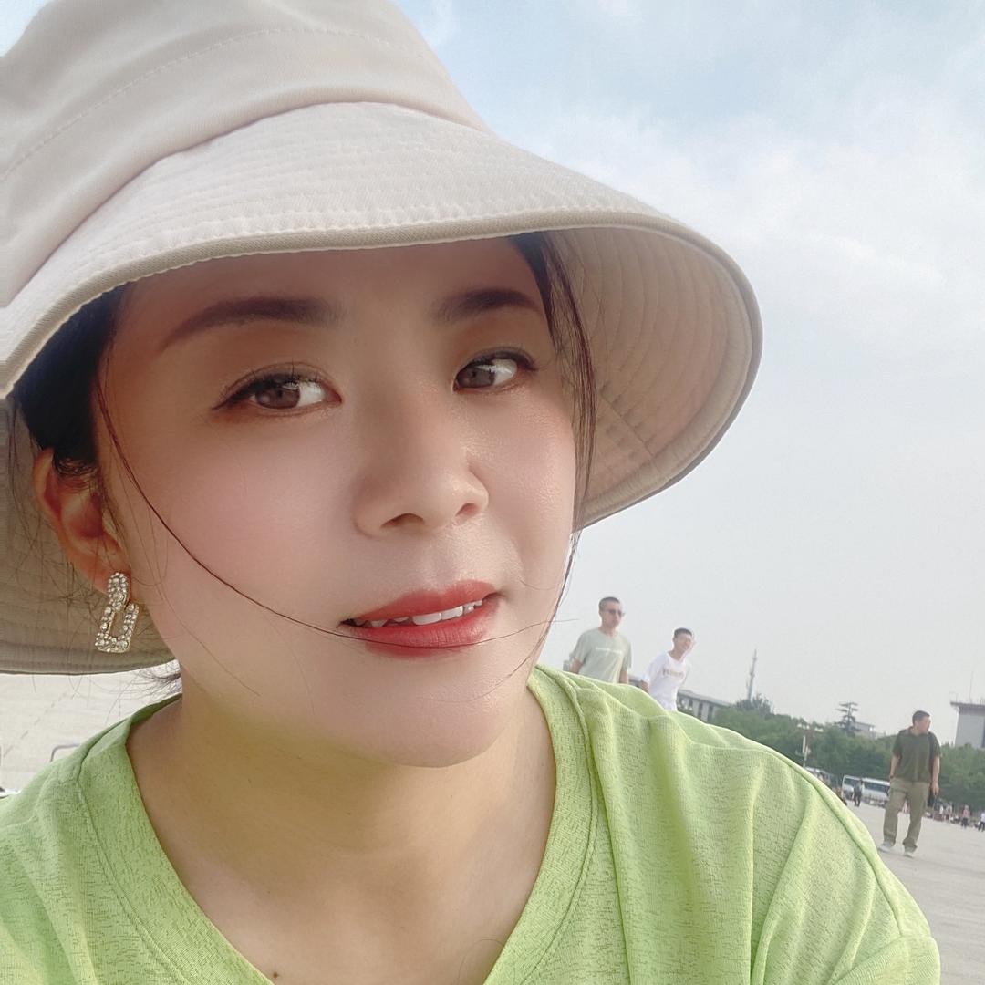 @暖阳杨（80后，月嫂，育婴师）