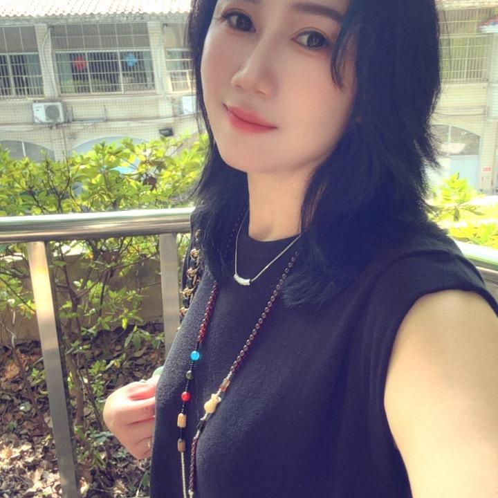 株洲银谷地厅7—8号畅畅童装批发实体