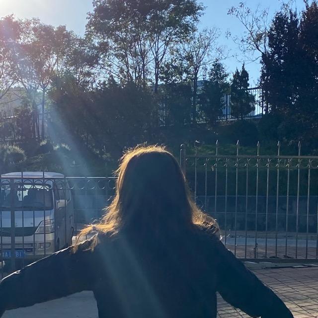 苗儿.