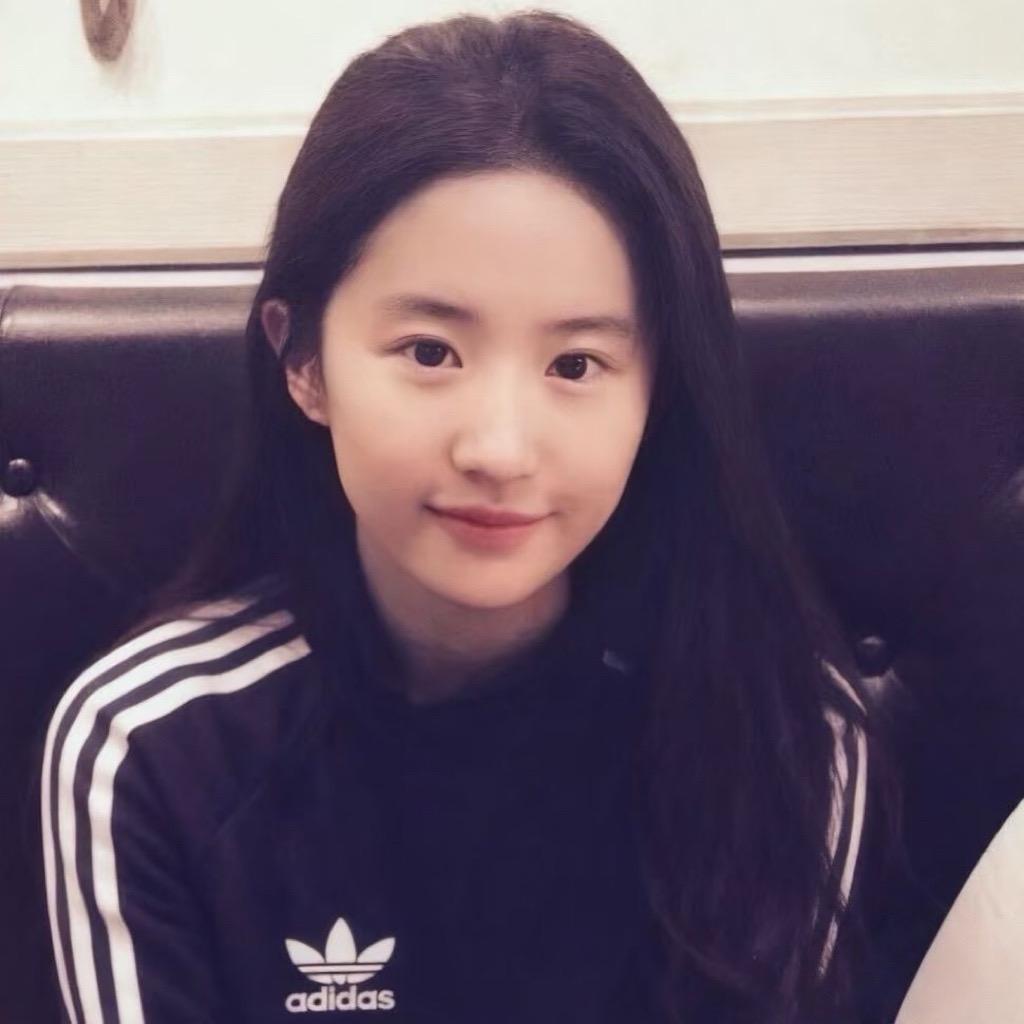 瑞娜冰