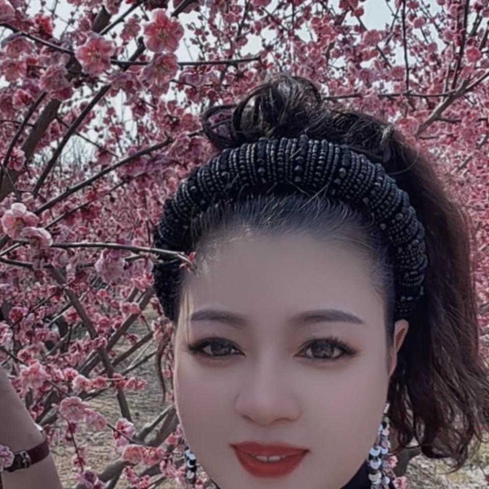 月莲女装工厂直销
