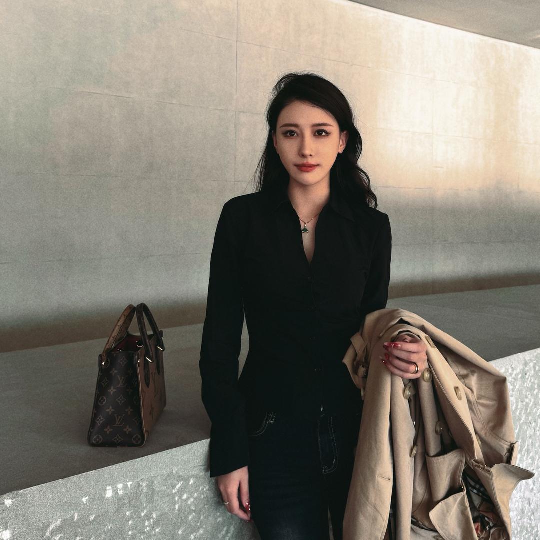小左.