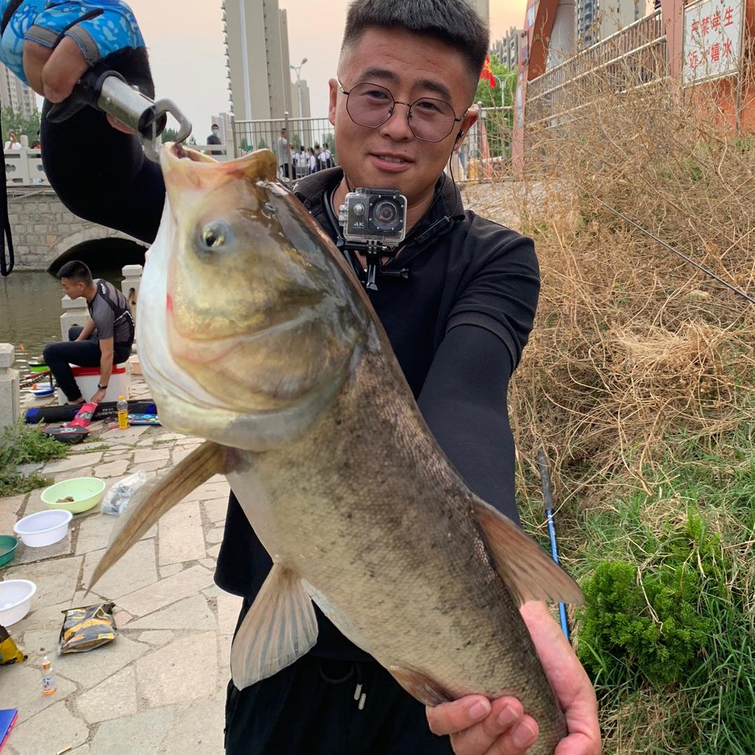 花六爷钓鱼🎣