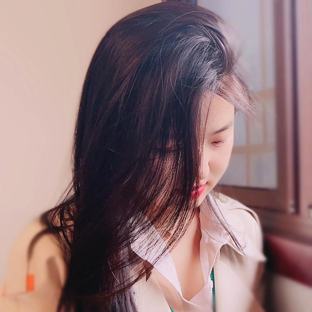 开酒窖的暖心七妹