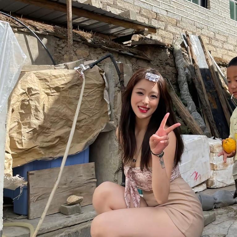 世界上又多一个美女