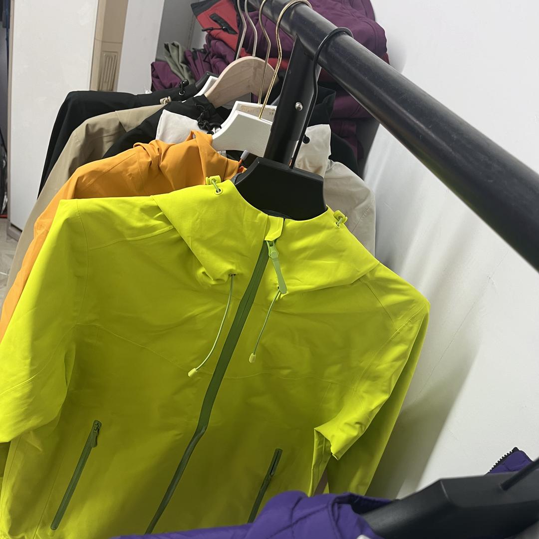 萱萱户外服饰仓